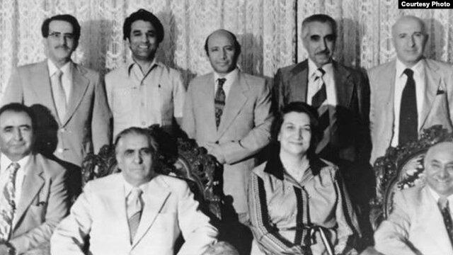 IranRights_org's tweet photo. ۱) ۴۲ سال پیش در چنین روزی پاسداران مسلح به جلسه محفل روحانی ملی بهائیان حمله کردند و ۹ عضو این محفل و دو عضو هیئت معاونت بهائیان را ربودند.
 تا به امروز هیچ یک از اعضای خانواده اطلاعی از سرنوشت آنان ندارند. https://t.co/ya5BQK7Naf