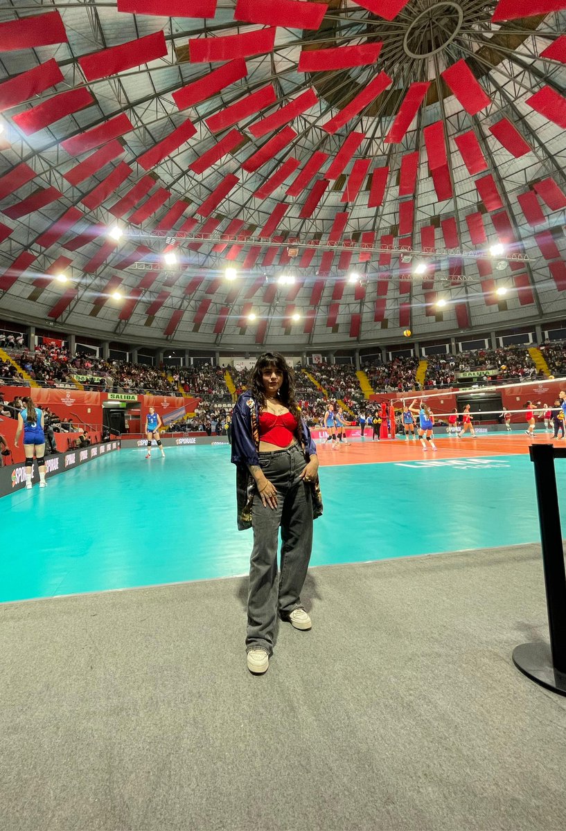 Ayer canté en el mundial de voley sub17, minutos antes del comienzo del partido de Perú - Argentina, en el coliseo Dibós 🇦🇷💕🇵🇪🔥