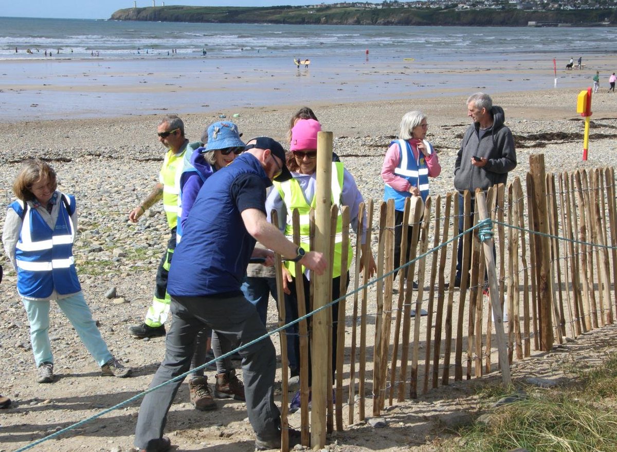 TramoreEcoGroup's tweet photo. A huge thanks to Aidan and Jackie from Maharees Conservation Association @mahareesmatters for their sand dune protection workshop yesterday, and for helping us to construct protective chestnut fencing
#TheyProtectUs #LetsProtectThem https://t.co/oiMaFEAuxc