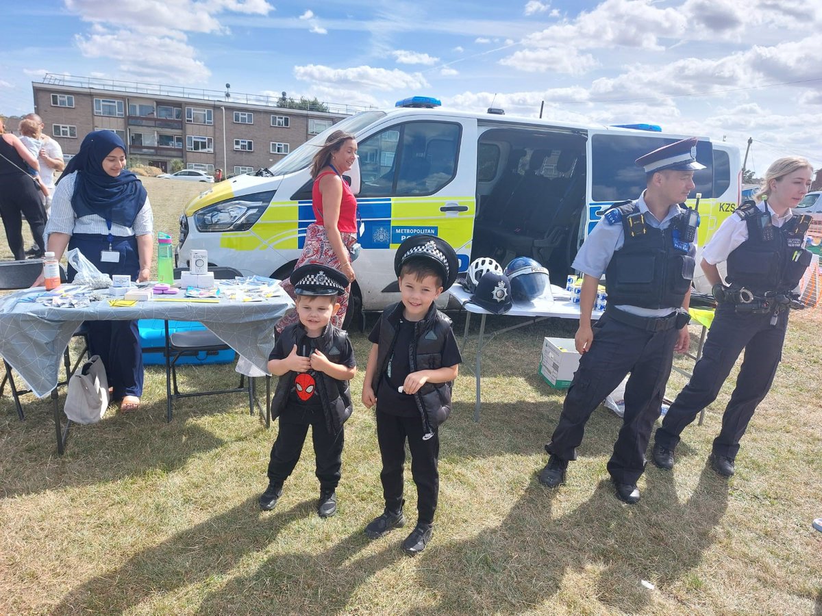Cranham Police (@mpscranham) on Twitter photo We had a great fun with the children and their families at the Macon Way family fun day <a href="/MPSUpminster/">Upminster Police</a> <a href="/MPSCranham/">Cranham Police</a> <a href="/MPSHavering/">Havering MPS</a> We had a great fun with the children and their families at the Macon Way family fun day <a href="/MPSUpminster/">Upminster Police</a> <a href="/MPSCranham/">Cranham Police</a> <a href="/MPSHavering/">Havering MPS</a>