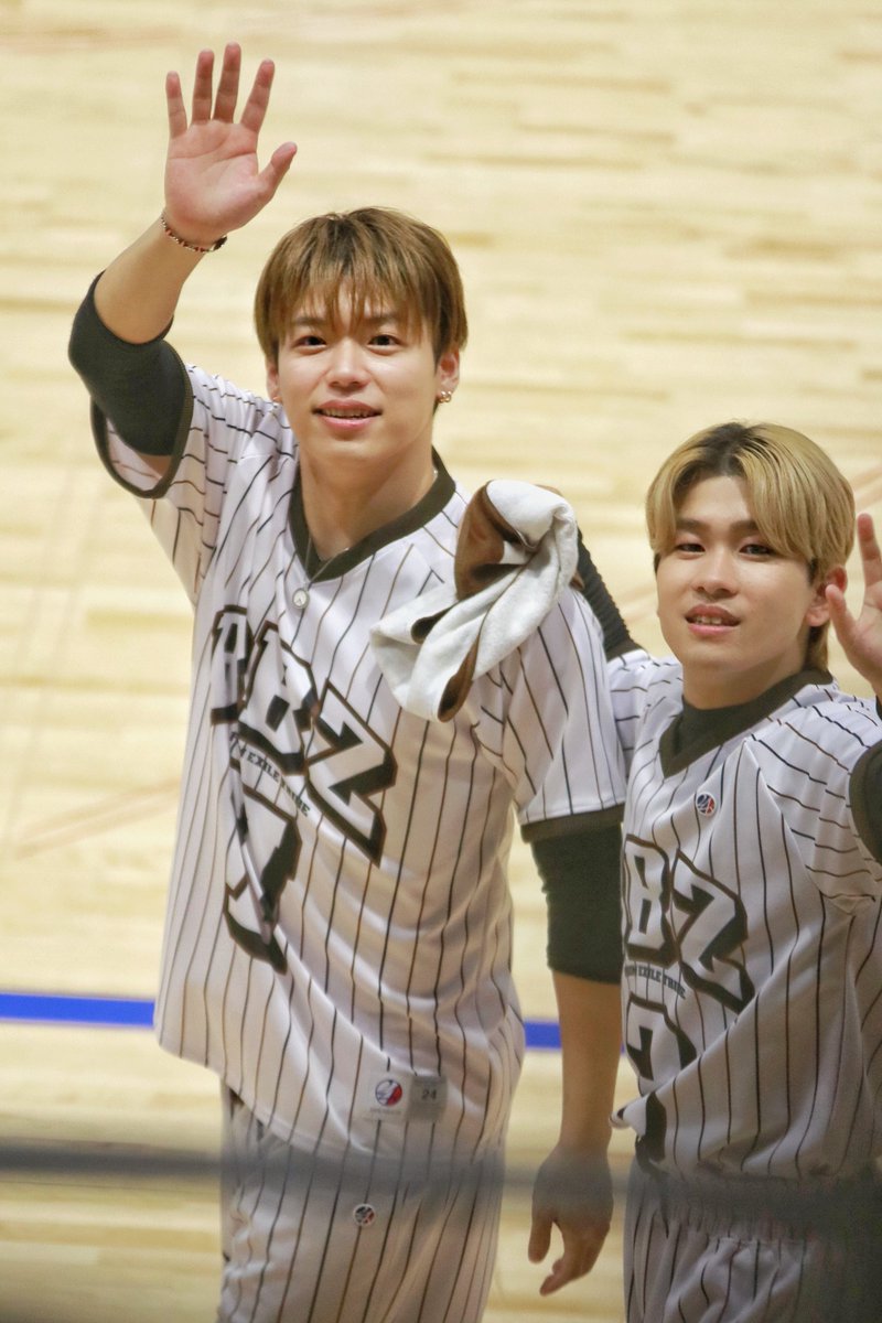 chocomintou2020's tweet photo. 奥田さんちょっとこちら見て引いてない？だいじょうぶそ？😶📸

(りょじたんはデータ大量すぎて先に友達の推しを現像中です☺️)

#推しごとLDH

#WHH_FC
#WOLFHOWLHARMONY
#BATTLEOFTOKYO https://t.co/MpyOTLHvRw