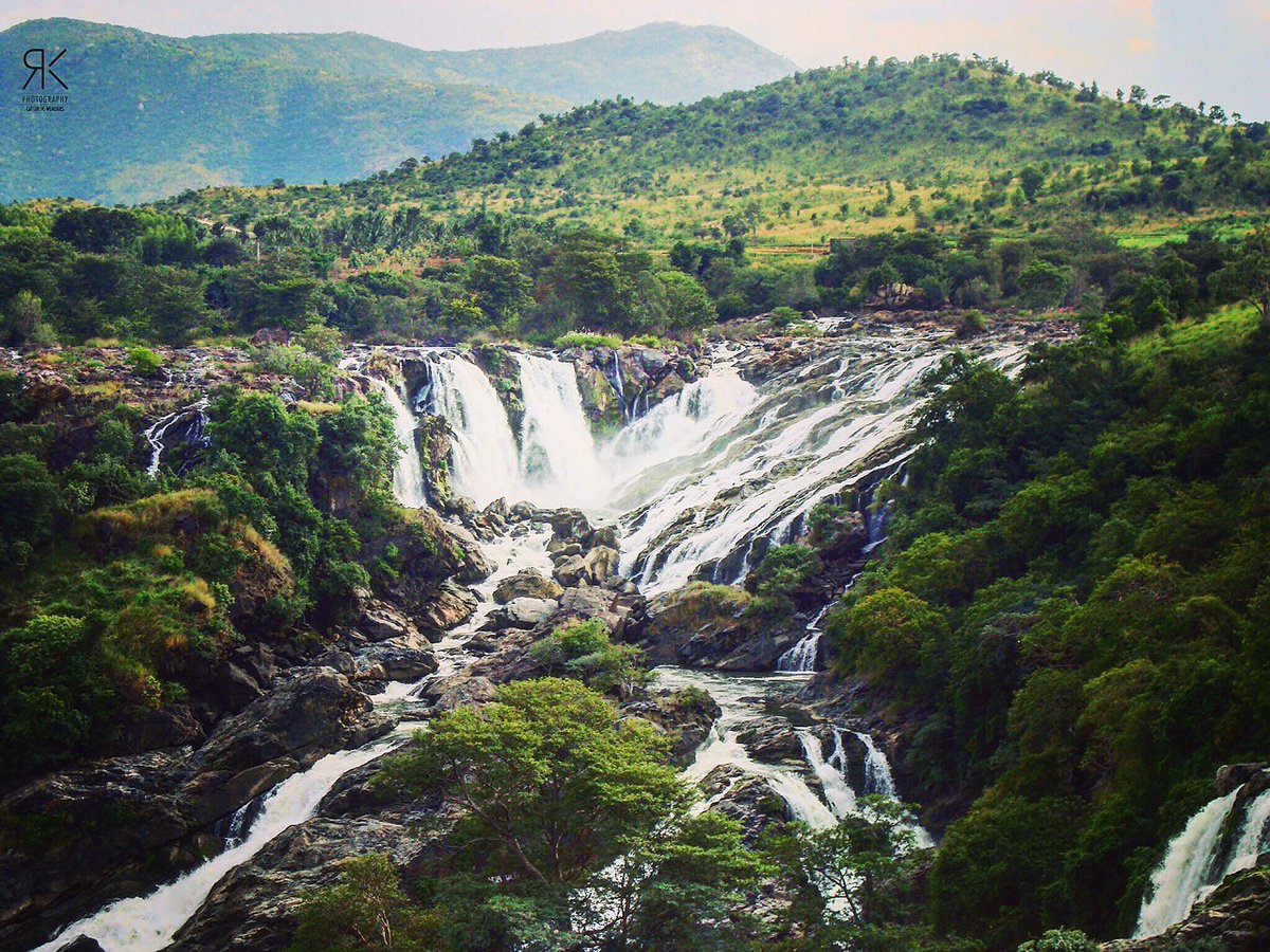 NewsAlgebraIND's tweet photo. 🚨 INTERESTING FACTS ABOUT KARNATAKA -

All Indian flags are officially manufactured here.

Only Southern State which shares boundaries with all other Southern States.

Largest Producer of Gold, Coffee, Sandalwood, Silk in India.

Election Ink is manufactured only here.

Indian State with most Elephants & waterfalls

Only 66% people speak Kannada as per 2011 census. More than 13 languages are spoken here.

India's first private radio station & World's largest monolithic statue is here.

Karnataka also contains some of the only villages in India where Sanskrit is primarily spoken.

80% Gold in India is manufactured here.

If you liked it, share max & tell more facts.