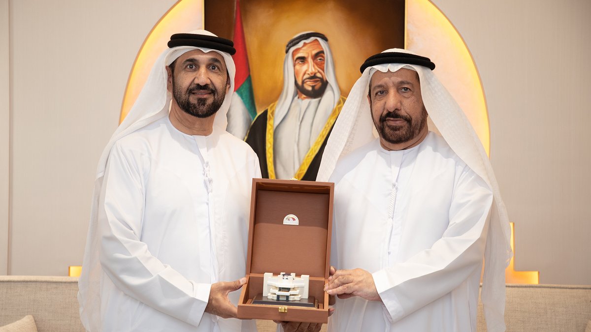 أشاد سعادة محمد احمد اليماحي عضو المجلس الوطني الاتحادي، بدور الهلال الأحمر الإماراتي في تعزيز دور الدولة الإنساني والتنموي على مستوى العالم، وقال "كل مواطن في الدولة يفتخر بمبادرات الهيئة في مساعدة الشعوب الشقيقة والصديقة" جاء ذلك خلال الزيارة التي قام بها وفد من المجلس الوطني