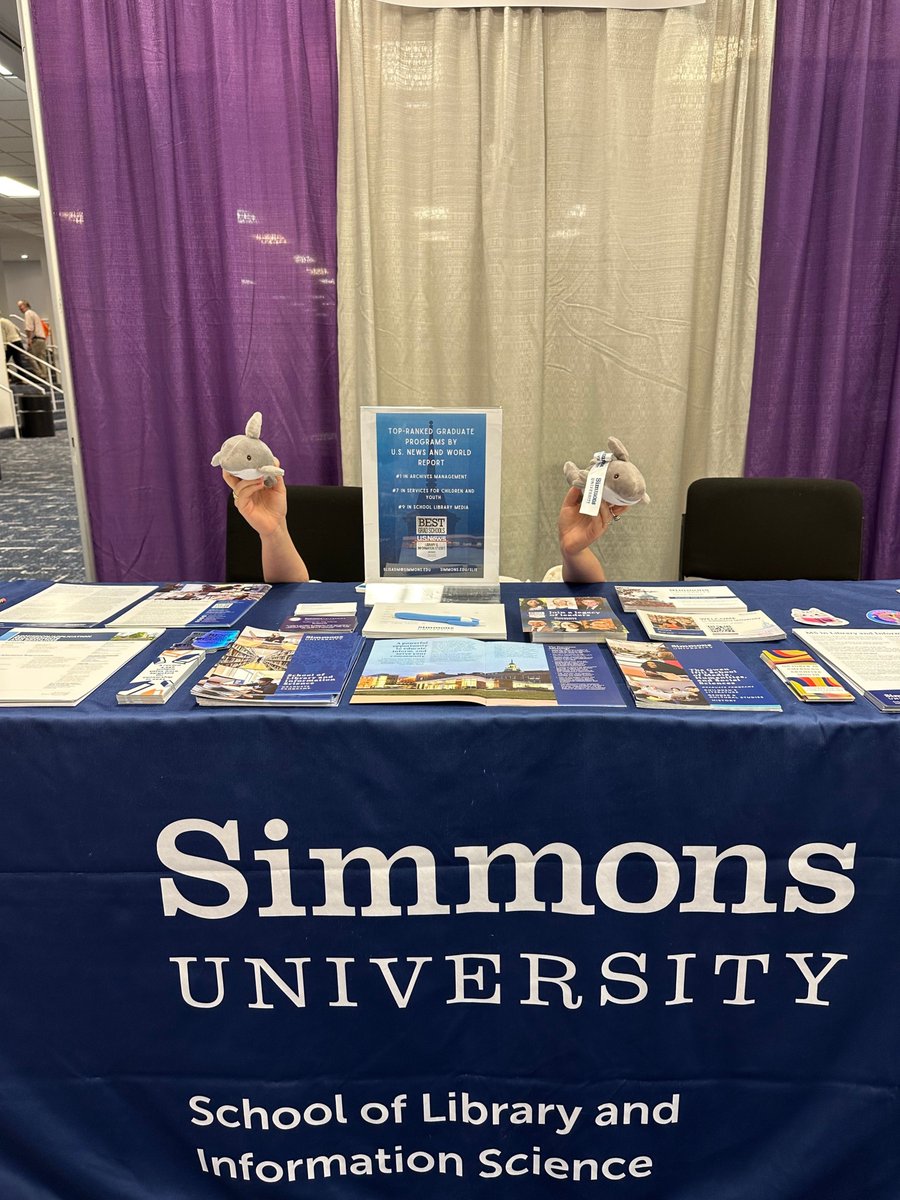SimmonsSLIS's tweet photo. Last week, we attended the Society of American Archivists 2024 Conference! Thank you to all of the faculty, alumni, and students who attended our SAA Reception. It was wonderful to celebrate our program’s continued success as the #1 Archives Program in the US.

#SAA24 https://t.co/6Ey7QZD7r7