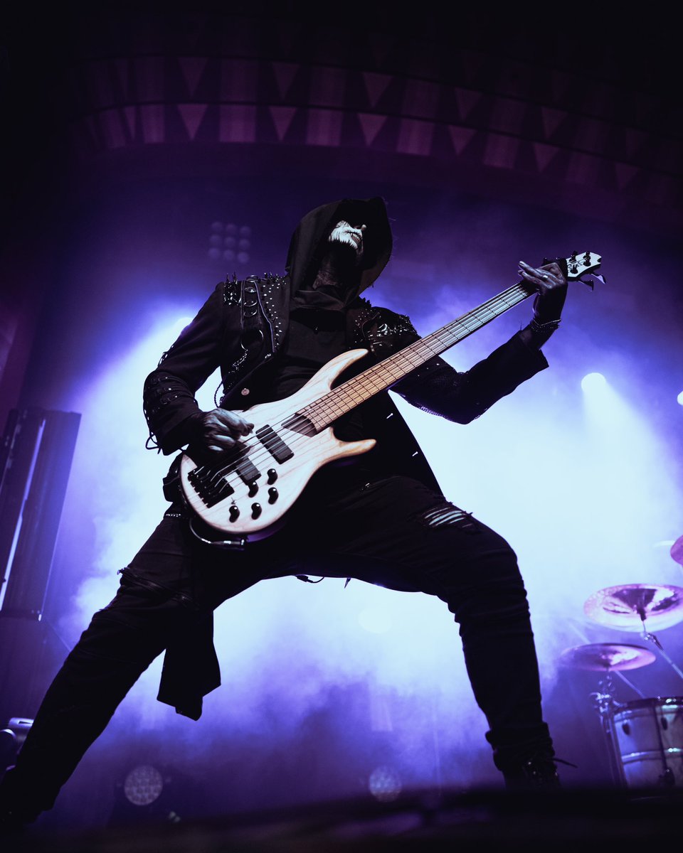 Dark Divine tweet media