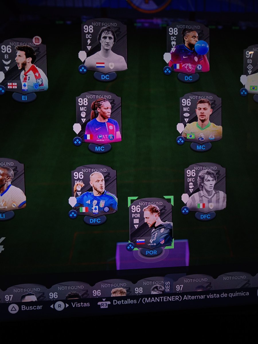 djvillac's tweet photo. @EA_Espana desde el día de ayer esto falla no se visualiza bien a los jugadores y nosé pueden hacer SBS. https://t.co/2H0O3jnXyM