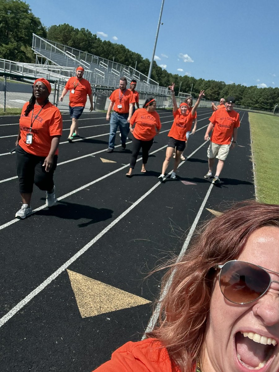 Imchelsea8's tweet photo. Crushing the #MCMS25 scavenger hunt #teamorange https://t.co/em439uwG1j