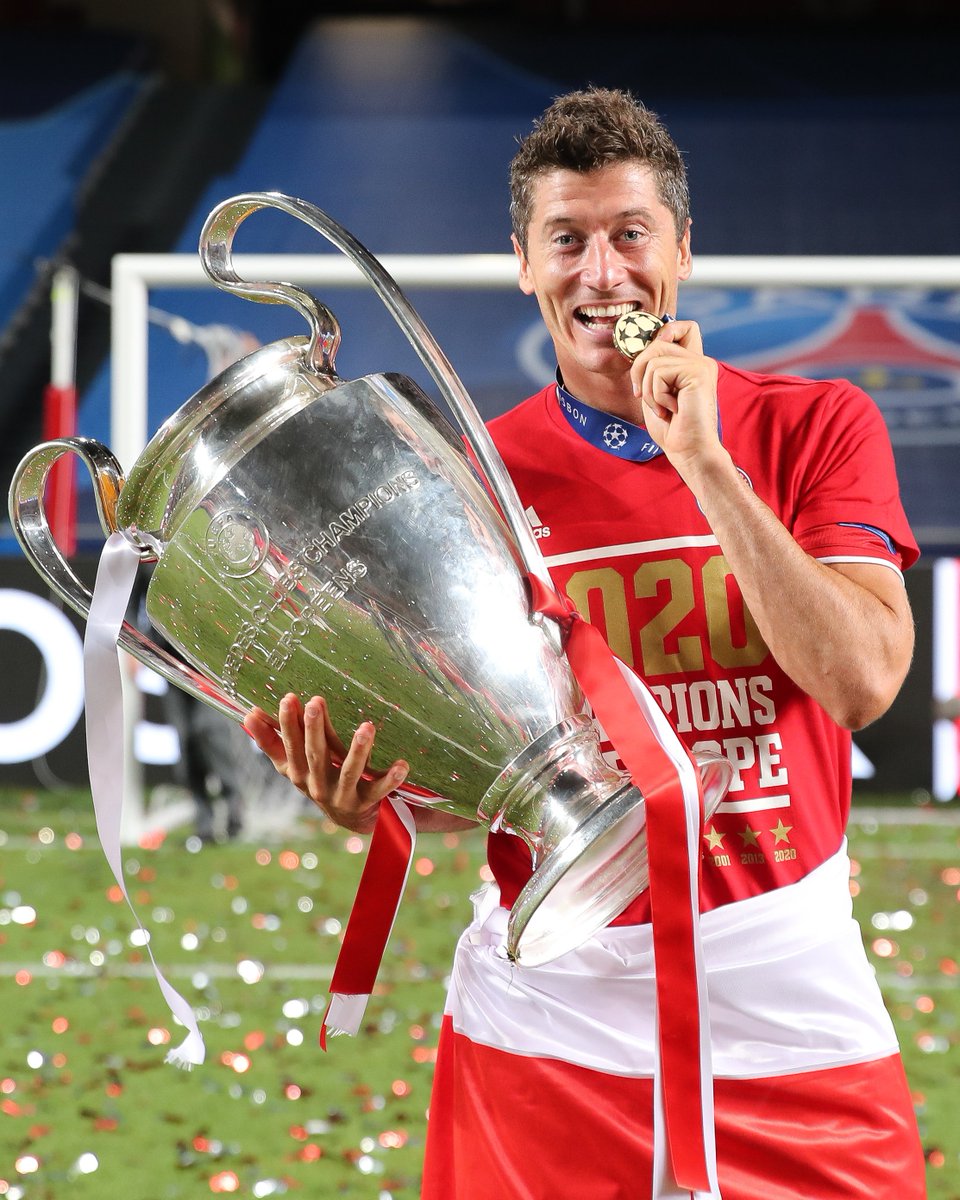 HalukSargl1's tweet photo. 🇵🇱 Happy birthday to Robert Lewandowski who turns 36 today

👕 924 games
⚽️ 653 goals
🎯 185 assists

🏆1x Champions League
🏆1x Club World Cup
🏆1x Super Cup
🏆1x La Liga
🏆10x Bundesliga
🏆4x German Cup
🏆6x German Super Cup
🏆1x SuperCopa
🏆1x Polish Champion
🏆1x Polish Cup https://t.co/qB4xPpAseq