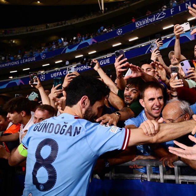 🚨 | BREAKING: Ilkay Gundogan’s flight back home to Manchester is THE MOST TRACKED FLIGHT IN THE WORLD right now. You’ll never sing that…🤯✈️