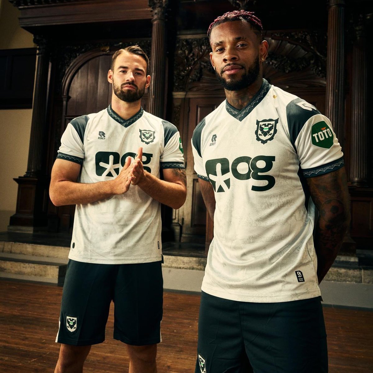 vtblshirts's tweet photo. Het nieuwe #3e #050shirt van #fcgroningen.
Gebaseerd op het verhaal van #GroningensOntzet
Ik moet nog wel even wennen aan een shirt zonder clublogo op de borst..... #1672
Wel mooi gepresenteerd inclusief stadstour langs de belangrijkste plekken uit die tijd https://t.co/eR6P7SZOnI