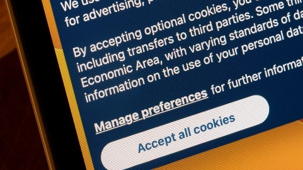 debayan2526's tweet photo. The cookieless world is already here—and first-party #data ownership remains critical. By prioritizing first-party data, companies may be better positioned to avoid the loss of customer signals associated with the decline of third-party cookies. https://t.co/7qfVCDInpC https://t.co/sQIsxeqcMR