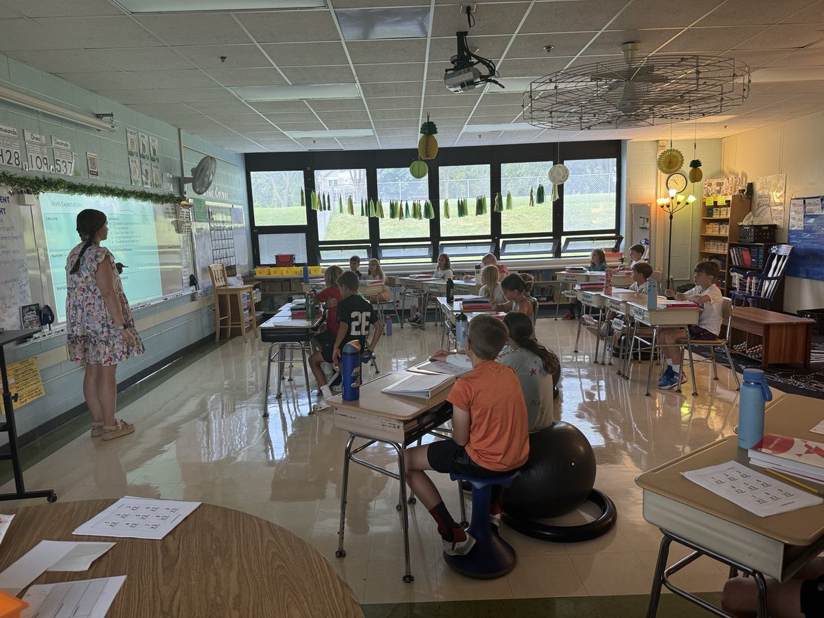 DrLelandWagner's tweet photo. 5th grade math students are reviewing expectations to be successful learners! #WEarePD58 https://t.co/JH90fD8Y0U