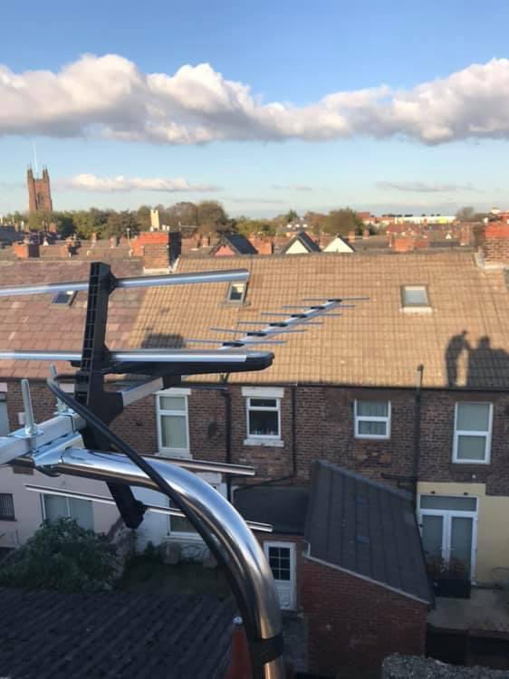 a4digitalaerial's tweet image. 📡 Looking for a reliable aerial fitter in Liverpool? A4 Digital Aerials has you covered! From crystal-clear TV reception we deliver top-notch service every time. Contact us today and elevate your viewing experience! 🎯 #Liverpool #AerialFitter #TVReception #DigitalAerials