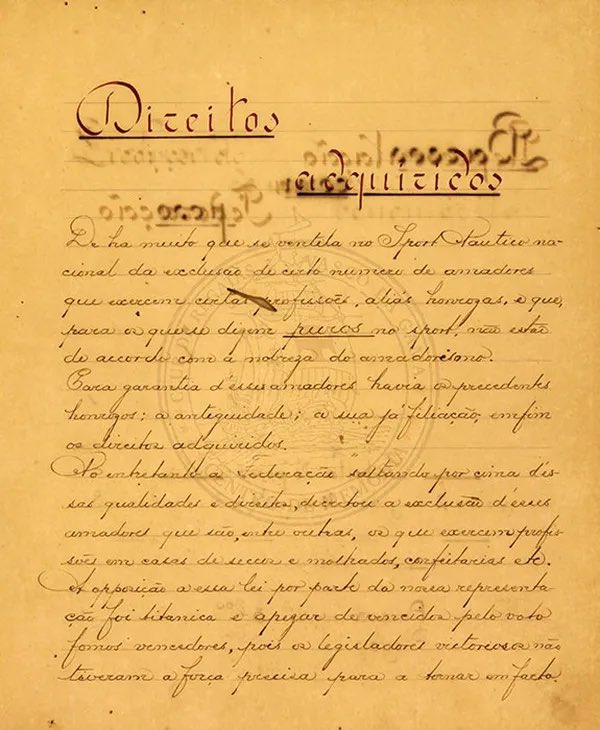 futnostalgico's tweet photo. A Resposta Histórica do @VascodaGama. 💢

Em 1924, um ano após a conquista do primeiro Campeonato Carioca, o clube marcava seu nome na história ao se posicionar contra a discriminação racial e social no esporte.

Afinal, o que foi a Resposta Histórica, feito que é motivo de orgulho para a torcida do Vasco? Em resumo, foi uma carta redigida pelo presidente do clube, em 1924, abrindo mão de participar da nova liga que surgia no Rio de Janeiro para não ter que excluir jogadores pobres e negros do elenco, contrariando um pedido dos fundadores. ✊🏿

Nostálgico!