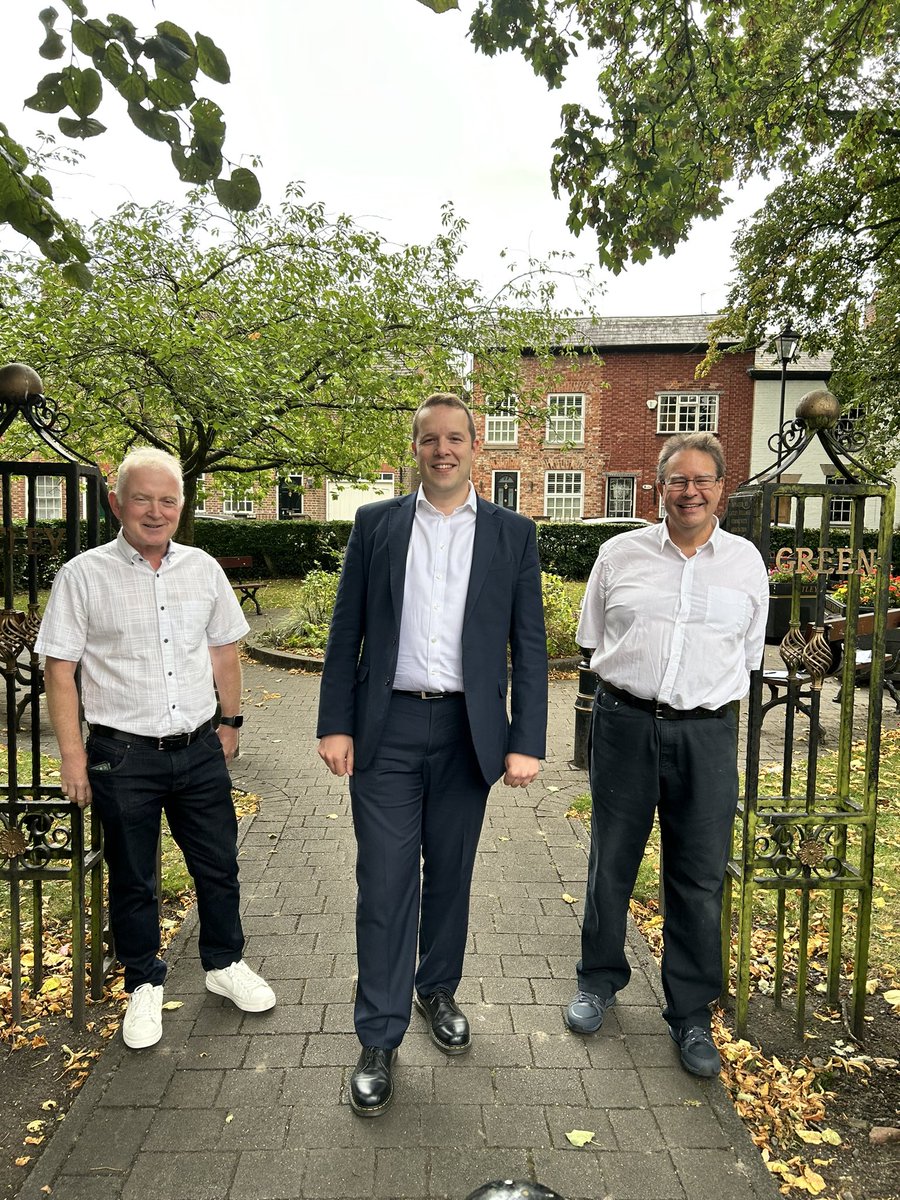 ThomasMorrison's tweet photo. Great to speak to lots of local residents about a range of issues at my street surgeries incl Parking in Gatley, Cheadle Train Station, local potholes and other issues.

If you couldn’t make it and have an issue, email me at tom.morrison.mp@parliament.uk https://t.co/mq9et6FJtI