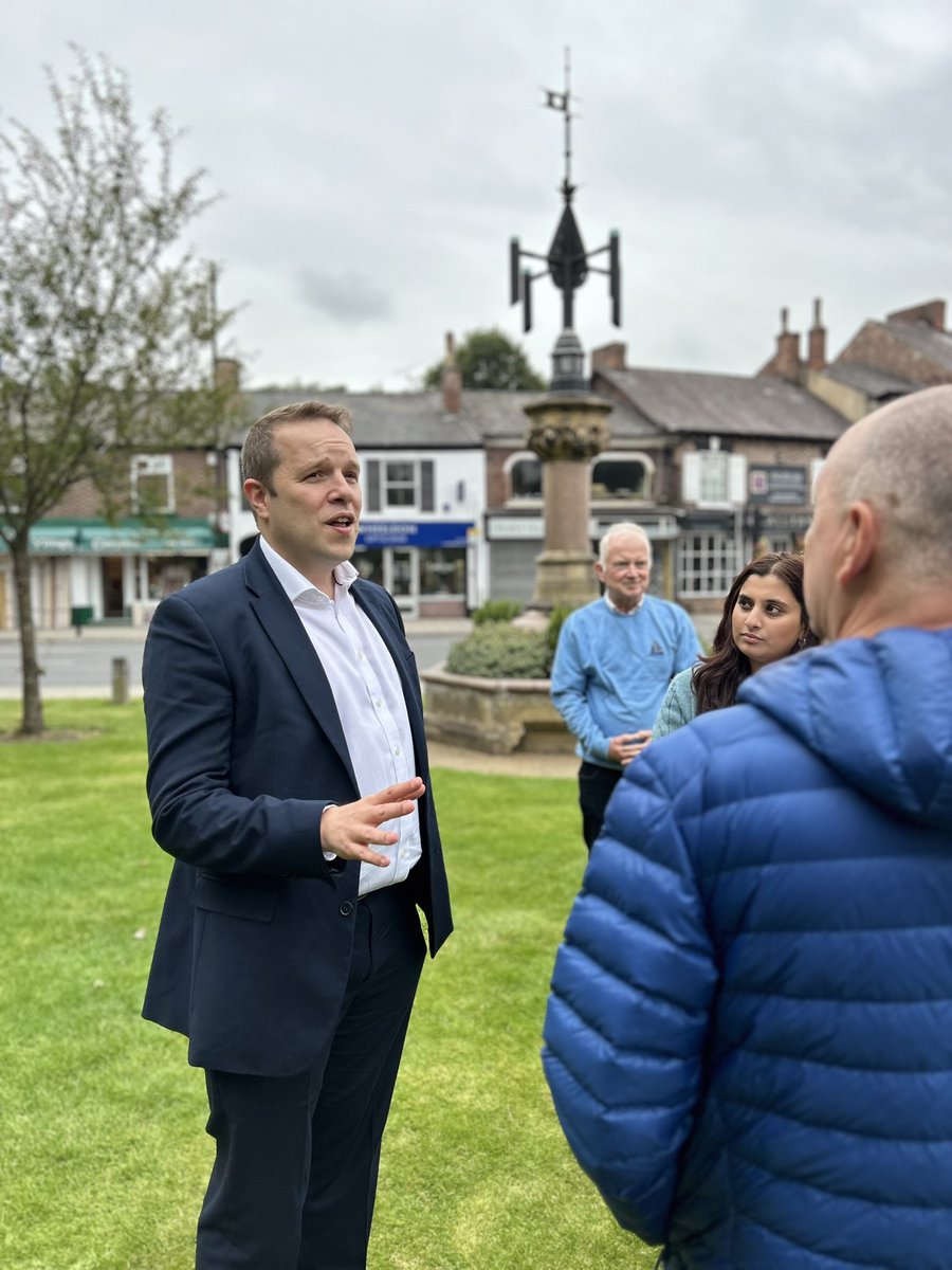 ThomasMorrison's tweet photo. Great to speak to lots of local residents about a range of issues at my street surgeries incl Parking in Gatley, Cheadle Train Station, local potholes and other issues.

If you couldn’t make it and have an issue, email me at tom.morrison.mp@parliament.uk https://t.co/mq9et6FJtI
