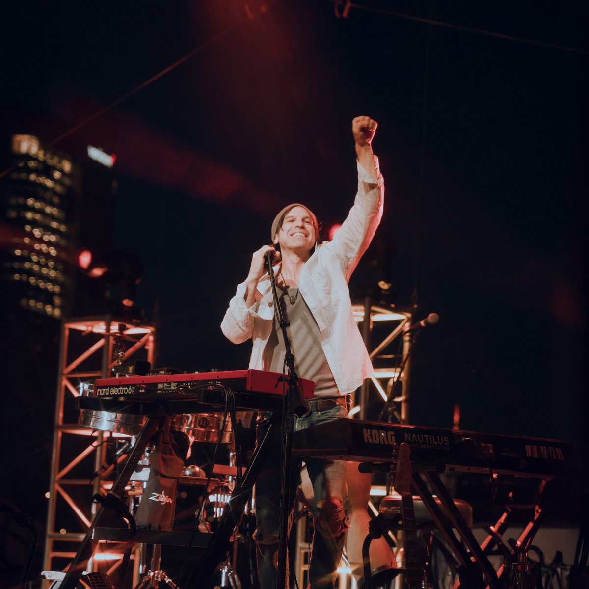 MikelParis's tweet image. 📣 Chicago! Low Ticket Alert! #MikelParis comin' at ya LIVE at Uncommon Ground Music Room Aug 22 7PM CST - w Joywire &amp;amp; Jeff Murphy of Shoes!  Get tix now- bit.ly/4cBfpiq #Snidbits #ofarevolution #livemusic #music #drink #stories  #MuDriS @ofarevolution @uncommongroundchi