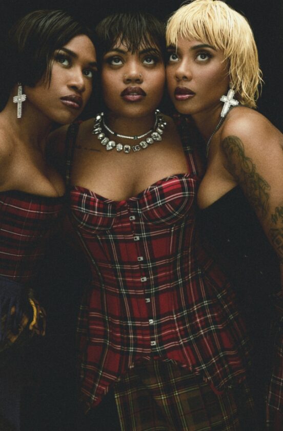 portalduquesa's tweet photo. Duquesa, Ajuliscosta e Ebony para ELLE Brasil. https://t.co/SsAURGPrzM