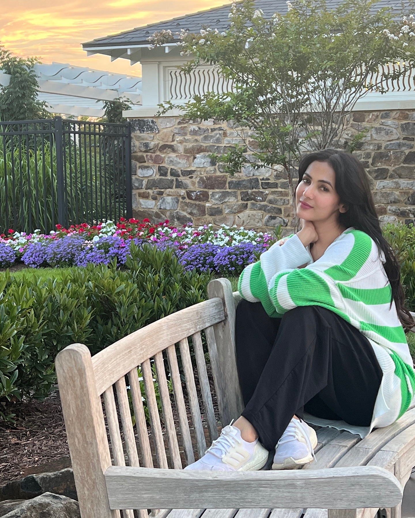 GVhJAhkawAANN9u?format=jpg&name=large