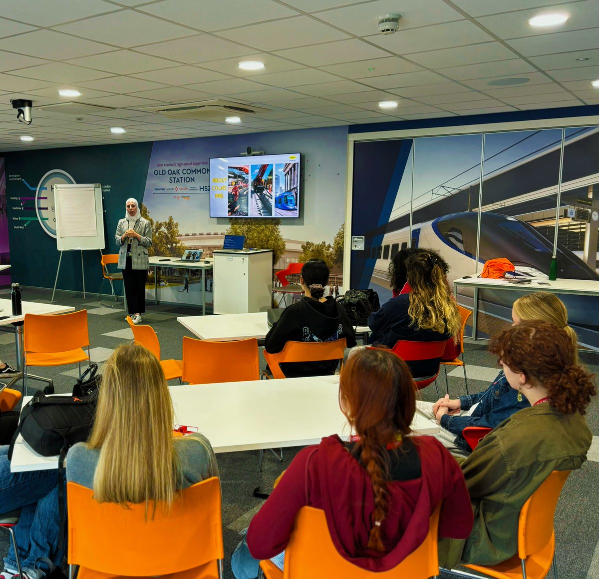 ColasRailUK's tweet photo. πββοΈπββοΈ #WeCareWednesday Recently, some of our SRSA #TeamOOC participated in Career Day events at @QPCS
π¬ Students received talks from #Engineer, Kaamil Riley and #SocialValue Manager, Yamana Zedan on #EarlyCareers in the #RailIndustry
#ColasRailCares #ColasRailShares https://t.co/M7f1M7dPy7