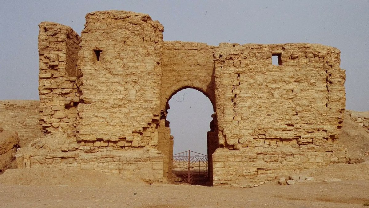 Un estudio sobre la primera iglesia del mundo, en Dura Europos (Siria), cuestiona los orígenes de su estructura edificativa
terraeantiqvae.com/profiles/blogs…