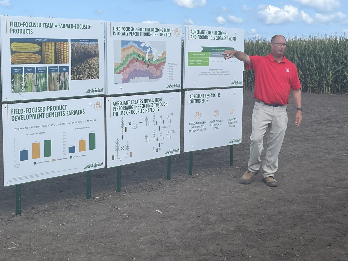DMagronLG's tweet photo. LG SEEDS INNOVATION DAY at Champaign, Il yesterday.Perfect weather for an August field day! https://t.co/9HCvU5P4Av