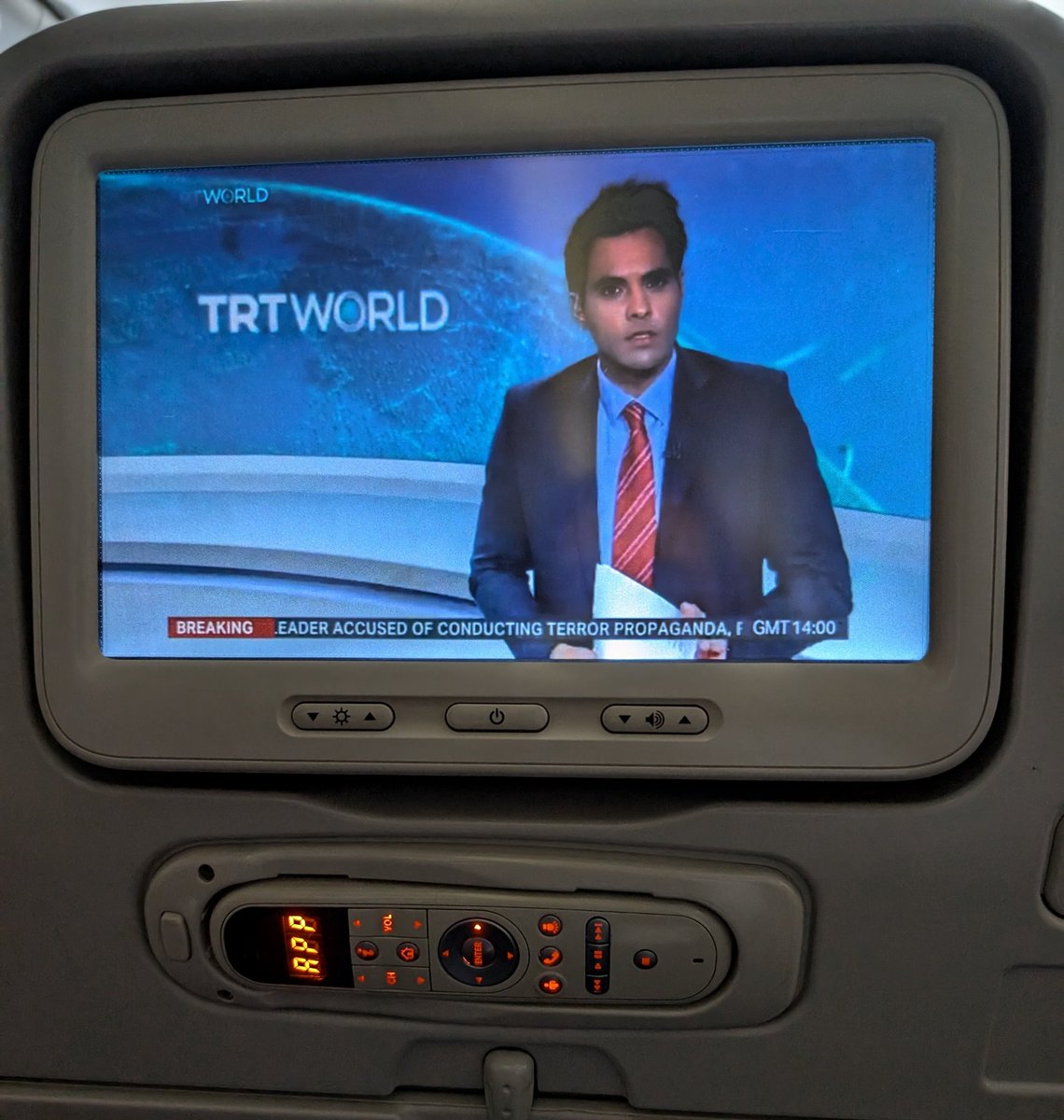 EmilyRoseAdams's tweet image. Watching @trtworld live from the sky and prepping for a late night anchoring shift tonight. 

Great job @jaffarhasnain 👏