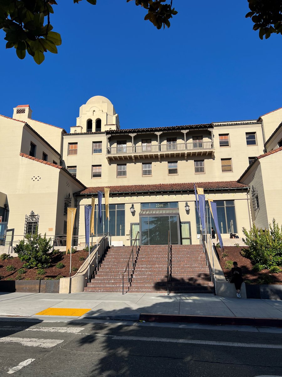 ihouseberkeley's tweet photo. This week, we welcomed 623 new residents to I-House on move-in day! As the term begins, we're excited to bring these new residents into our community and look forward to hearing their insights. #highered #cal #ihouse https://t.co/rGdT4kML0s