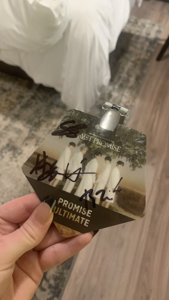 macy_nicole__'s tweet image. Gotta add the most recent! Txt concerts are so magical ✨💙
#MemoriesWithTXT