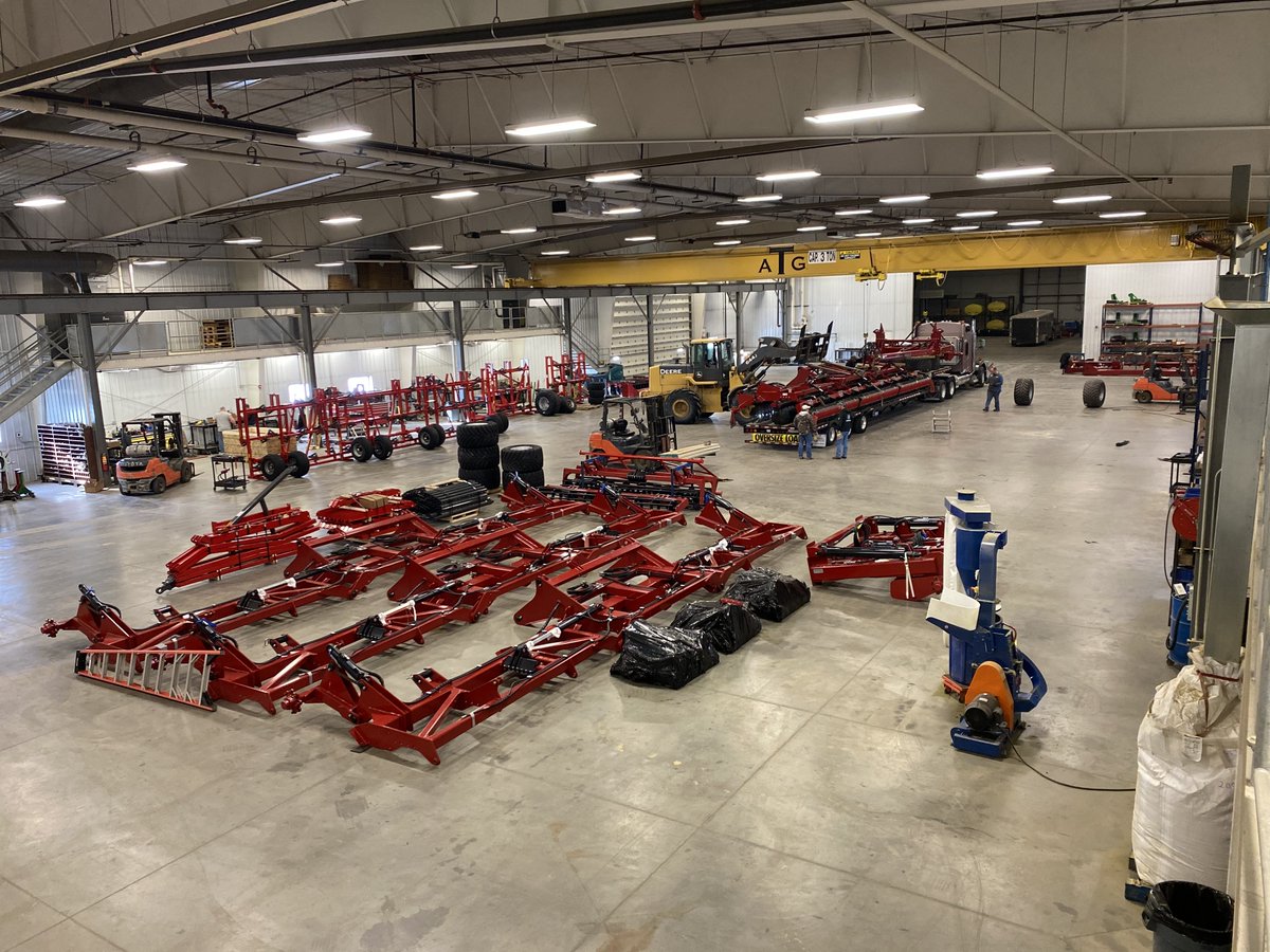 TotalAgInd's tweet photo. Total Ag Industries specializes in the setup and repair of agricultural machinery.  Whether you need assistance with new equipment installations or repairs on existing machinery, we’ve got you covered in our 60,000 sq. ft. facility in Hillsboro, North Dakota
#farming #agriculture https://t.co/RlQ7YBTQWL
