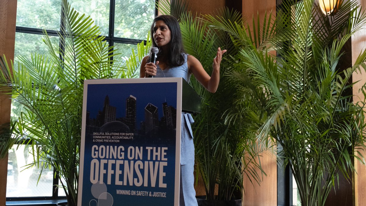 veraactionorg's tweet photo. We had a great showing at our Going on the Offensive happy hour event yesterday with @CampaignZero and @HITStrat at the #DNC2024!
Special thanks to all guests and speakers! Together we're working toward a political future that advances the #FreedomToBeSafe. https://t.co/eVCtQkpoc0