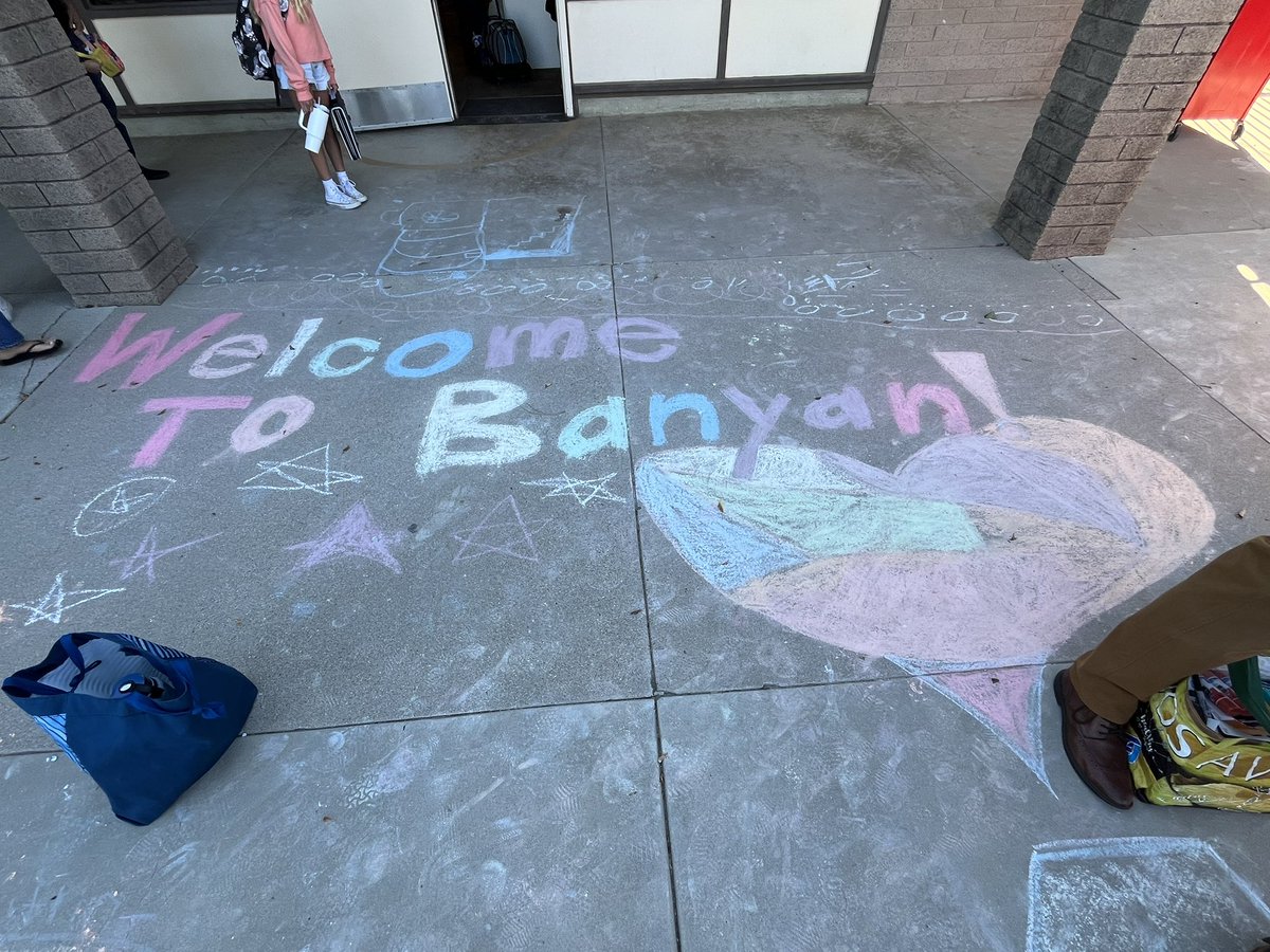 gill4cvusd's tweet photo. So many smiles this morning at Banyan Elementary. Shine, Bobcats, shine! We’re going to have a great year ⭐️ #ProudTrustee #CVUSDForward https://t.co/yW0E2QPTPA