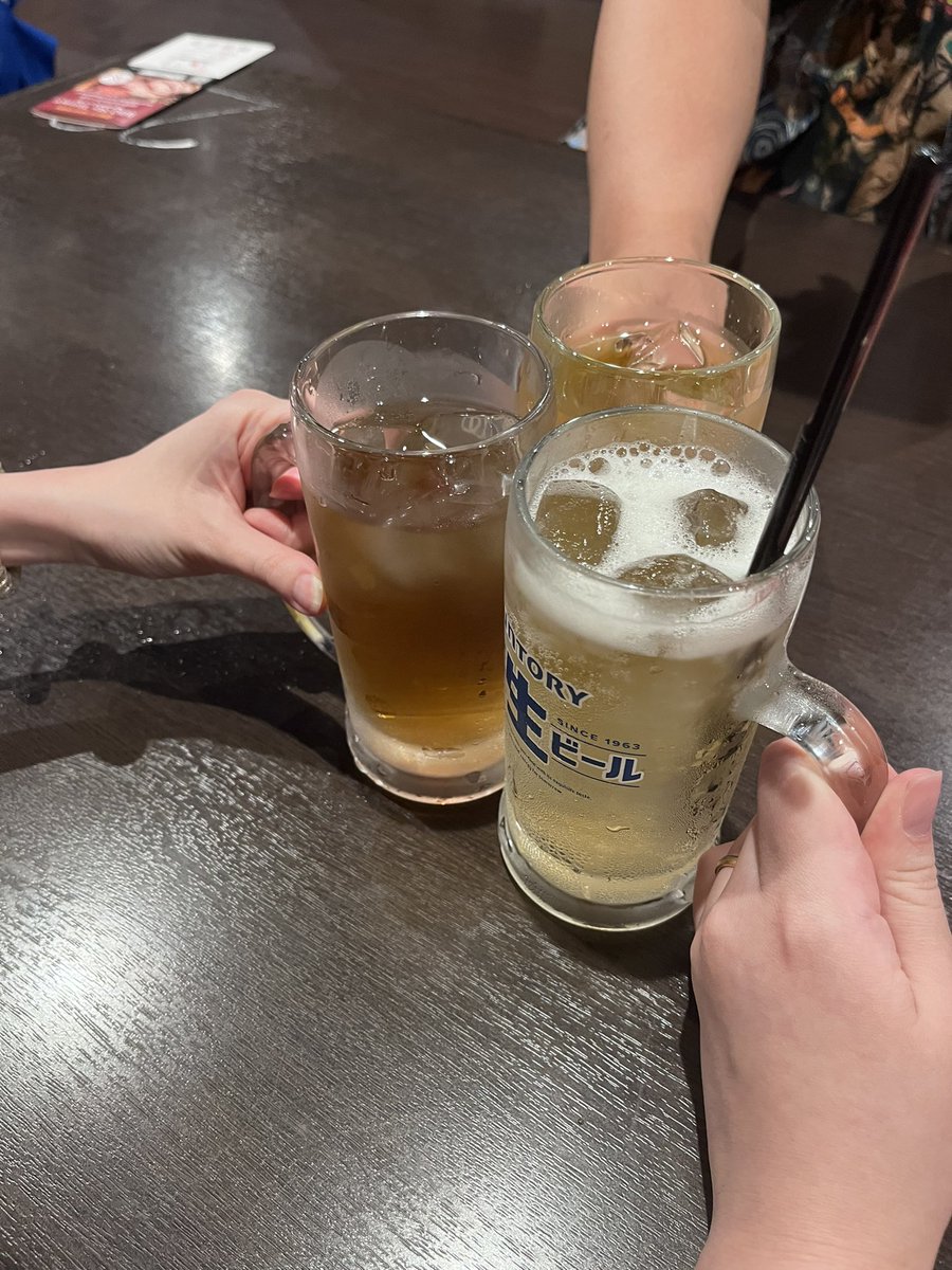 0916_o's tweet photo. 2日連チャンチョリ行けるか？！思ったけど仕事終わらず行けなかった女に付き合ってご飯行ってくれるお友達に感謝🙏🥹ワンチャン行ける可能性を信じてバンTはしっかり着てきたのでベイスターズだらけの中チョリ布教しました✌️ https://t.co/BbnyvdeqH4