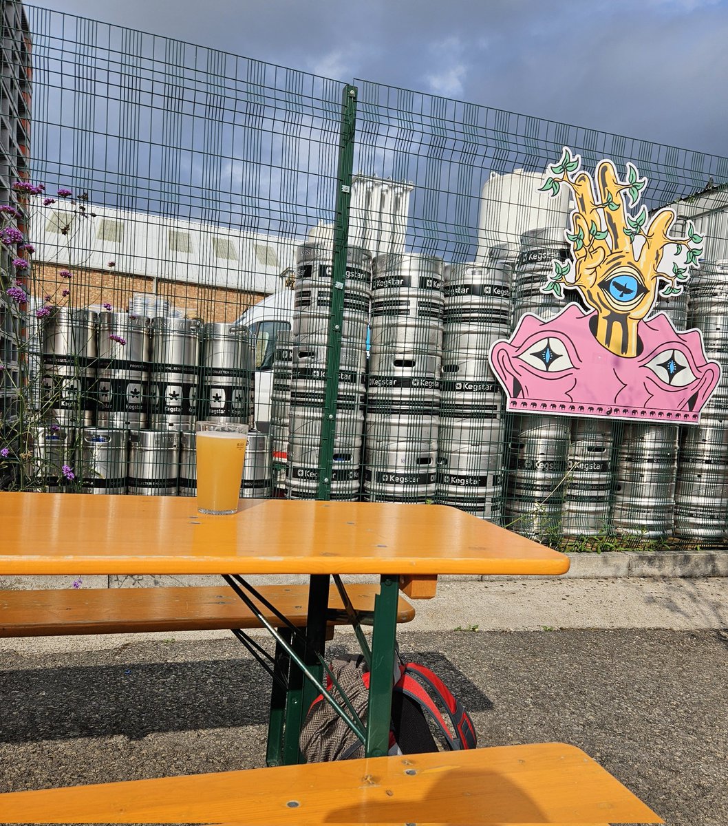 Steve / Kermit tweet media