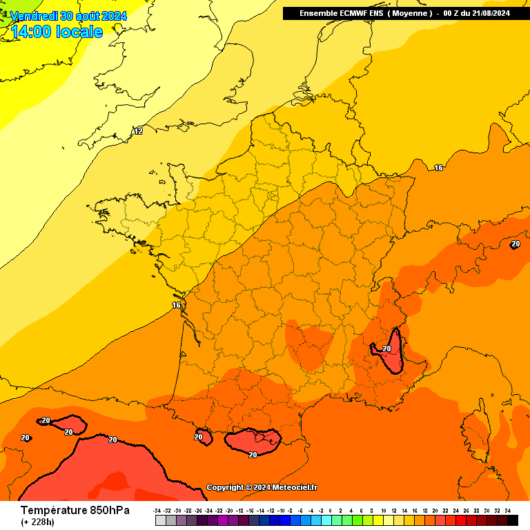 Spike4263's tweet photo. La température moyenne à 850 hPa CEP montre une possible vague de chaleur fin août plus de 16 °C de moyenne au sud et à l'est https://t.co/zDmjR22FNT