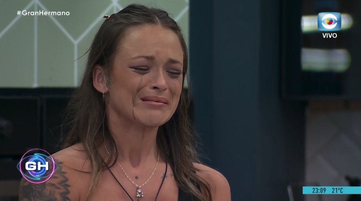 Roh_Agd's tweet photo. Estoy echa conch4 con lo que contó belu💔 
#nadaquenosepamos https://t.co/15dZNEvA9b