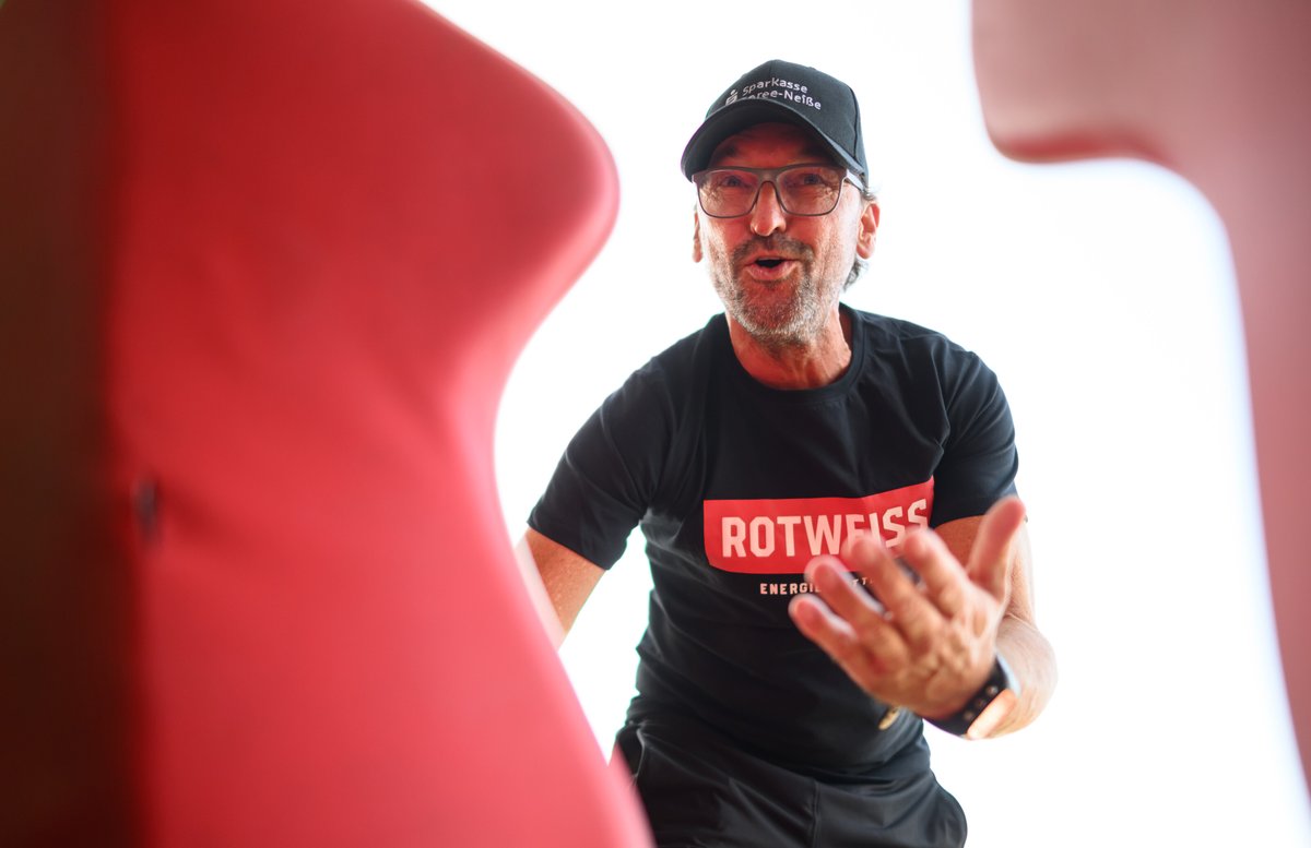 Energie Cottbus will Ex-Spieler von Bayern München holen.  Es geht um einen klangvollen Namen.

lr-online.de/energie-cottbu…