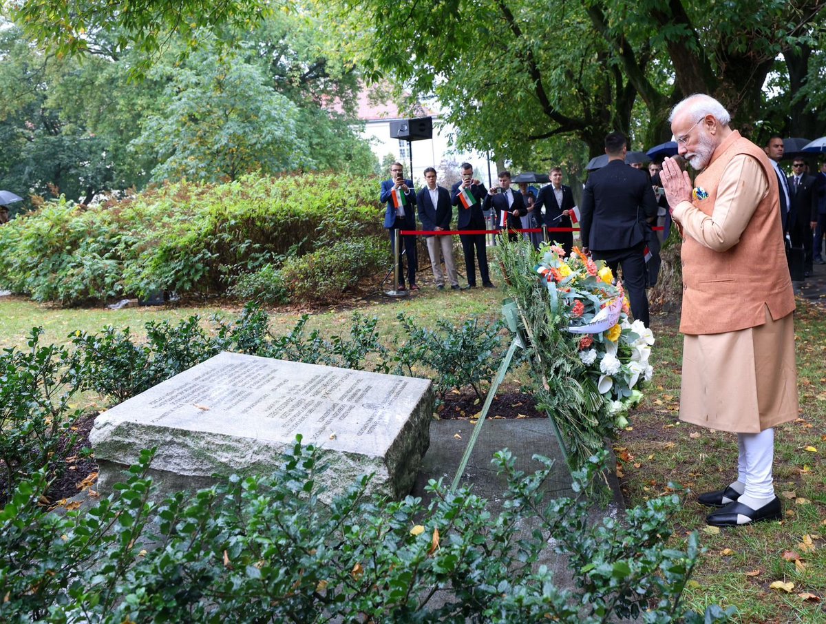 narendramodi's tweet photo. Paid homage at the Kolhapur Memorial in Warsaw. This Memorial is a tribute to the great Royal Family of Kolhapur. This Royal Family was at the forefront of giving shelter to Polish women and children displaced due to the horrors of World War II. Inspired by the ideals of Chhatrapati Shivaji Maharaj, the great Royal Family of Kolhapur put humanity above everything else and ensured a life of dignity for the Polish women and children. This act of compassion will keep inspiring generations.
