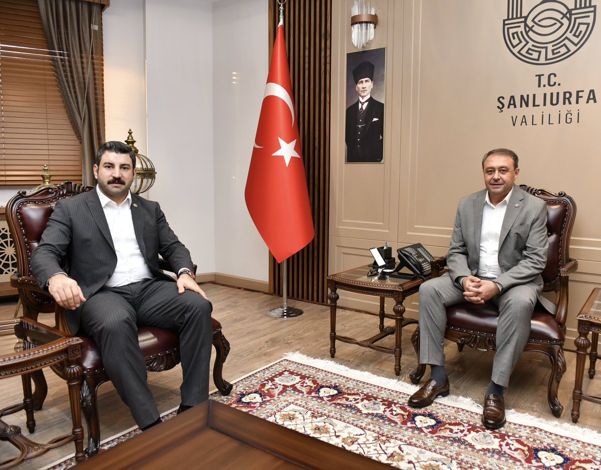 Şanlıurfa Valimiz Hasan Şıldak’ı ziyaret ettik.

Valimize ilgi ve alakalarından dolayı teşekkür ediyorum.

<a href="/RTErdogan/">Recep Tayyip Erdoğan</a> 
<a href="/Akparti/">AK Parti</a> 
<a href="/hasansildak/">Hasan ŞILDAK</a>