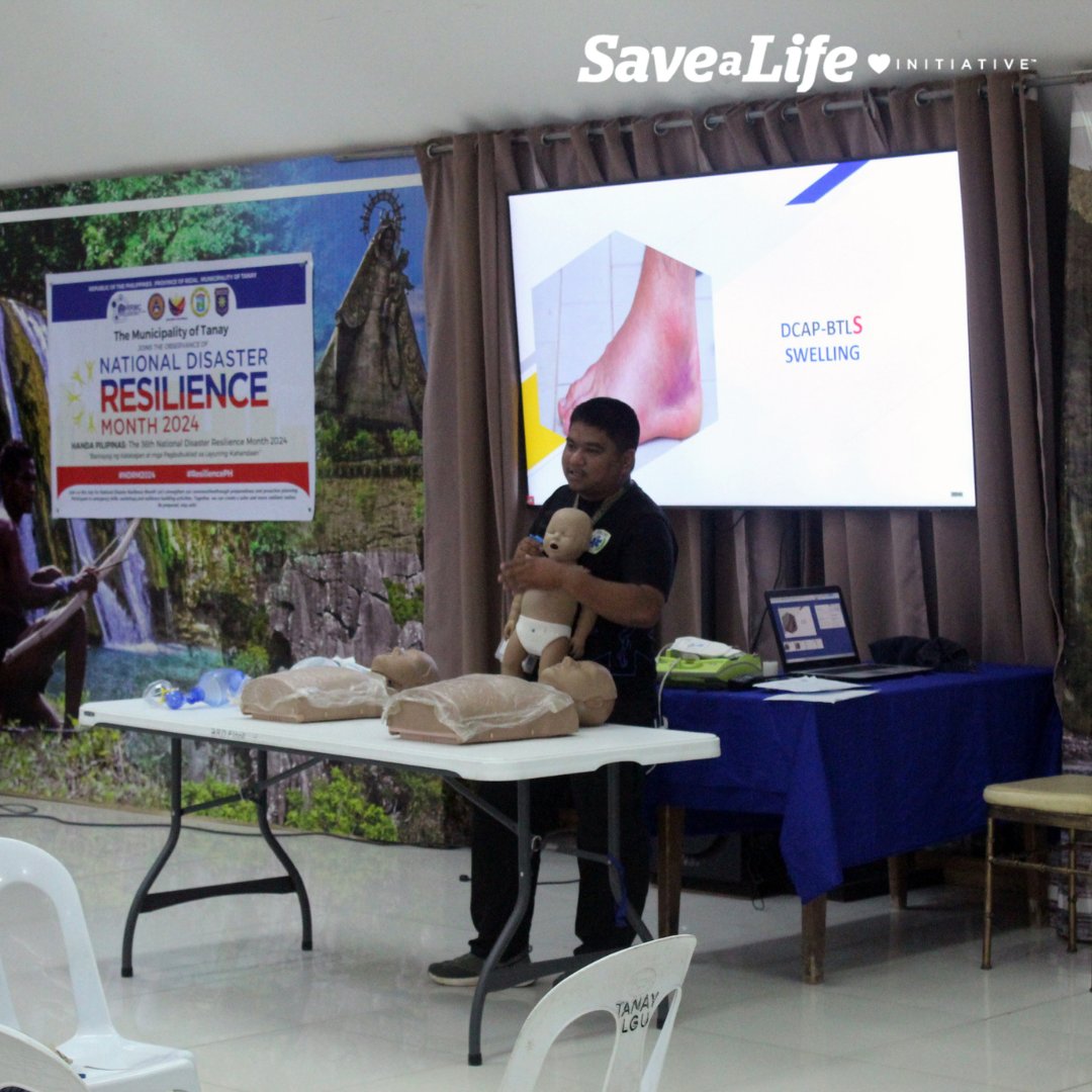 DisqueFNDN's tweet photo. Time to recognize the effort of our SALI Trainers!  On June 01, 2024, Mark Anthony conducted a remarkable CPR, AED, and First Aid Training session, imparting life-saving skills to 150 individuals.  #LifeSaver #CPRTraining #FirstAidHeroes #SALITrainer #EmpowermentGoals #SaveALife https://t.co/27V7RFOtzp