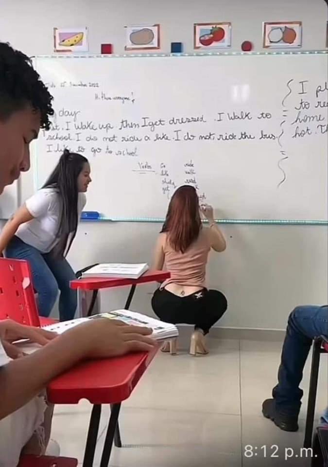 BorrachosVIP's tweet photo. Si en mi época la "MAESTRA"  hubiese sido así, no hubiera faltado nunca a clase. https://t.co/jXxa0Z5Cuo