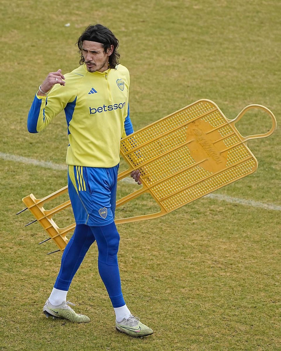 Cavani se perdería 4 partidos por la lesión.