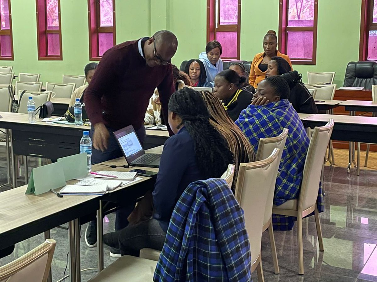 DeoChambi's tweet photo. Learning has never exhausts the mind! Infacts staying updated with digital skills is not just an advantage! Its a necessity:
::
::
TRAINING: Digital Resilience
 to Women HRDs powered by @thrdcoalition n @piafrica_hub https://t.co/dl0VxdkMsy