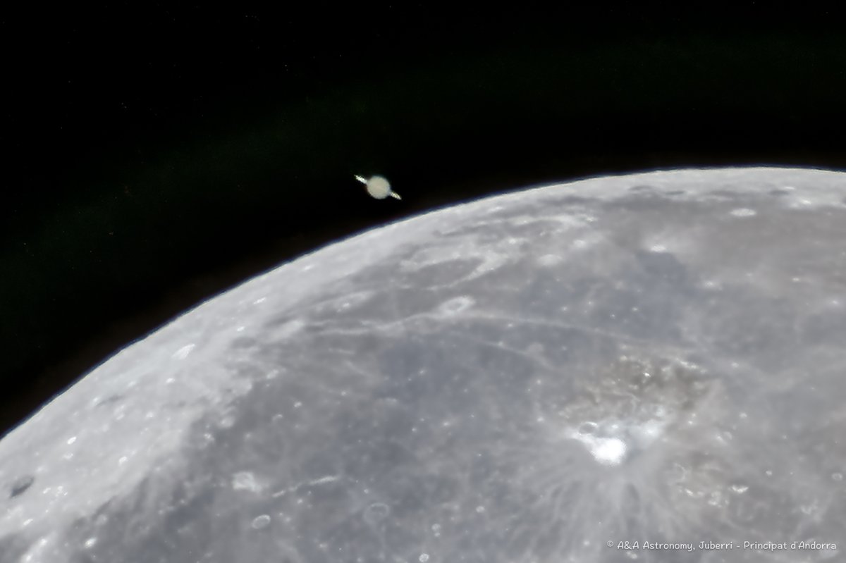 Aquest matí a les 05:25 h la Lluna ha ocultat el planeta Saturn. En Alexander Beening Jansen ha pogut fer alguna foto amb el seu telescopi “Ritchey-Crétien” des del seu observatori a Juberri. Moltíssimes gràcies.