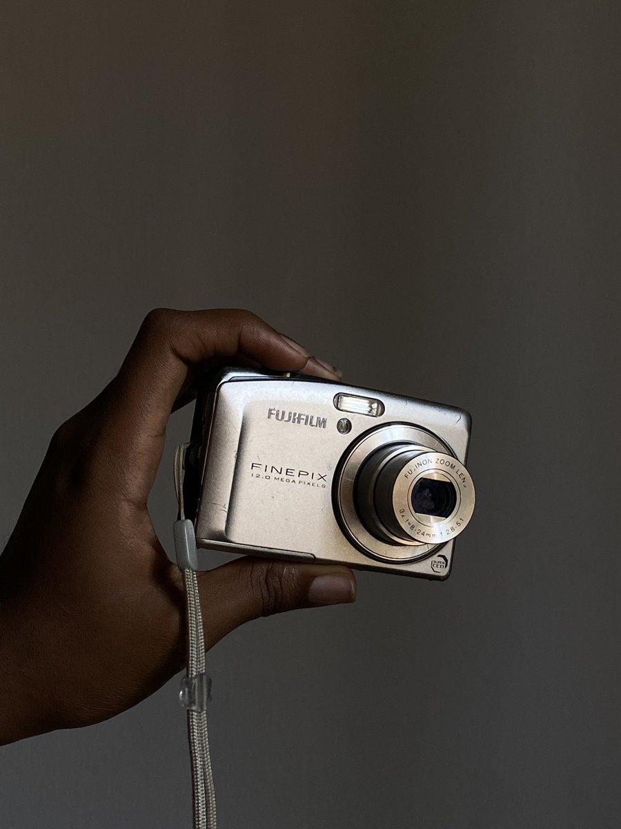 just sent out the first 2 orders! 🤭😍

frame 1: canon powershot a800
frame 2: fujifilm finepix f50fd
they each cost 30k
i’m really looking forward to their reviews 💗🤗

if you would like to purchase before official launch date; september 15, check thread for available cameras🤗