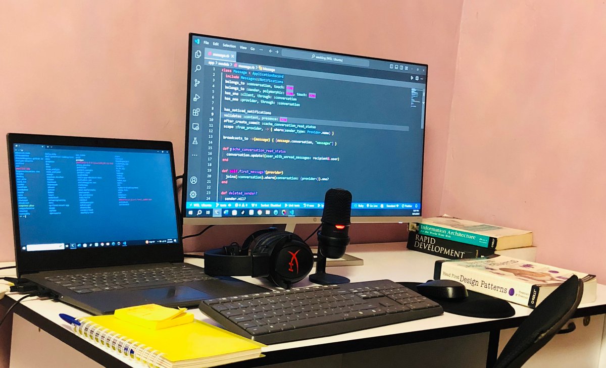 AllanMk01's tweet image. Share your home office setup