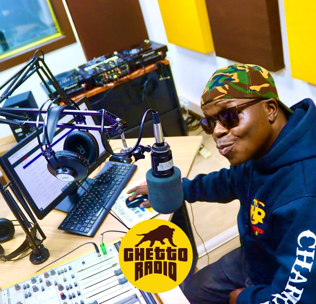 Ghetto Radio (@ghettoradio895) on Twitter photo Tonight, ni NON-STOP LOVER'S ROCK REGGAE!🔴🟡🟢
Ndani ya #JAHMROCKDOBA🌃
8pm - Midnight🌙
Cheza Kama Wewe <a href="/CharraDeejay/">Deejay Charra</a> Tonight, ni NON-STOP LOVER'S ROCK REGGAE!🔴🟡🟢
Ndani ya #JAHMROCKDOBA🌃
8pm - Midnight🌙
Cheza Kama Wewe <a href="/CharraDeejay/">Deejay Charra</a>