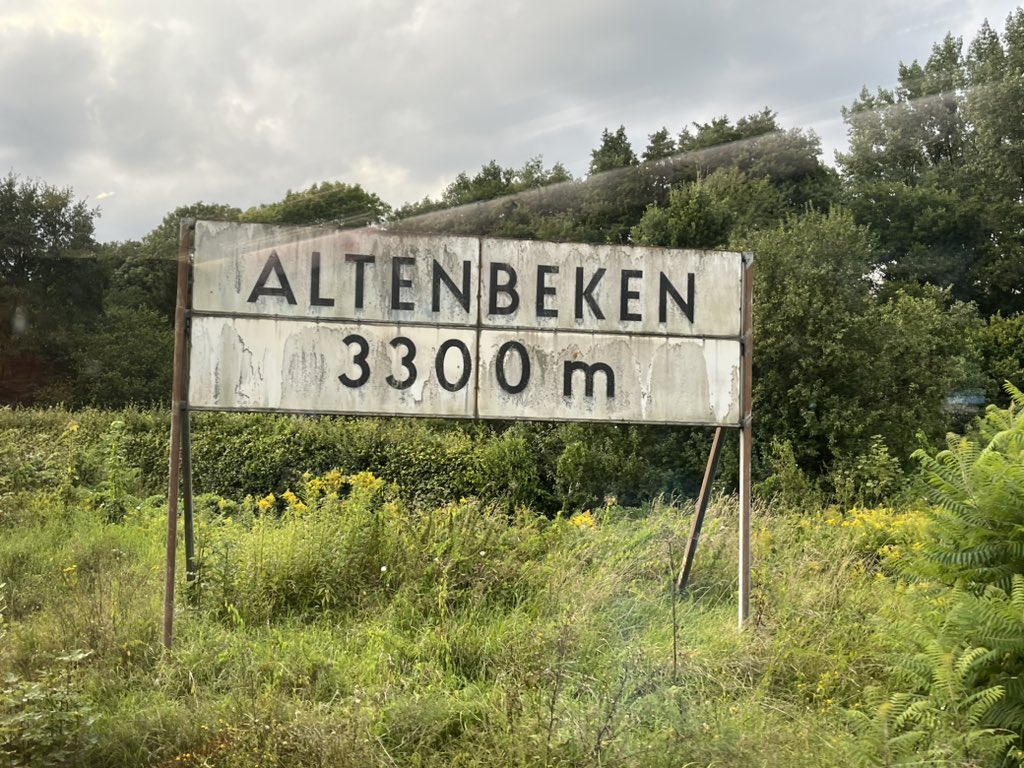 Wegen Bauarbeiten werden die <a href="/DB_Bahn/">Deutsche Bahn Personenverkehr</a> Fernzüge zwischen Hamm und Hannover momentan über Soest—Paderborn—Altenbeken—Hameln umgeleitet. Es kommt zu Fahrtzeitverlängerungen von einer Stunde!