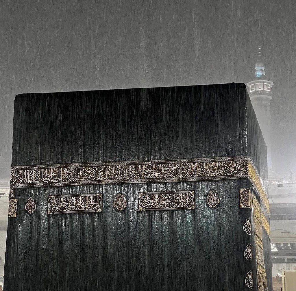 xriiui's tweet photo. وإذا سَألت عَنِ الجمالِ فلنْ تَرى  
كجَمالِ مكّة والمزُون هَواطلُ
 #مكه_الان https://t.co/det6UtY3oH
