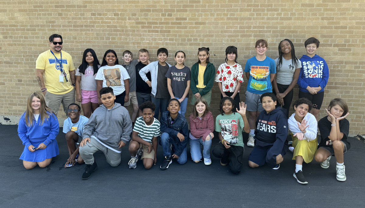Eddie Hren (@hren5thmurphy) on Twitter photo Another wonderful group of Ridge Kids in fifth grade on the first day <a href="/WmFMurphy68/">WilliamFMurphySchool</a> - let’s go!!! Another wonderful group of Ridge Kids in fifth grade on the first day <a href="/WmFMurphy68/">WilliamFMurphySchool</a> - let’s go!!!